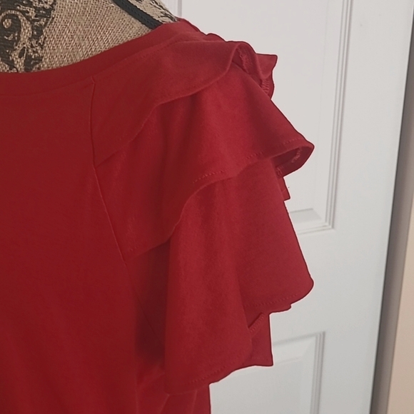 🌹Red Ruffle Sleeve Top - Picture 3 of 4